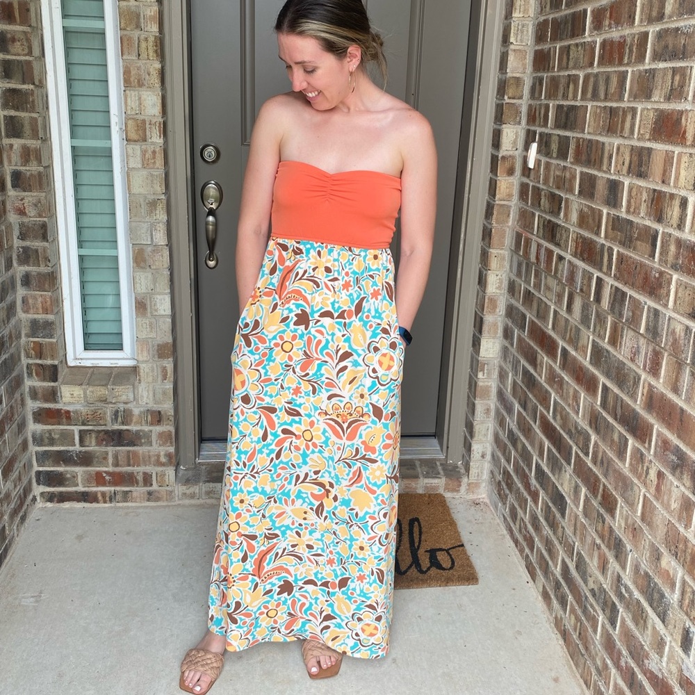 Judith March’s Floral Maxi with a 70s Vibe